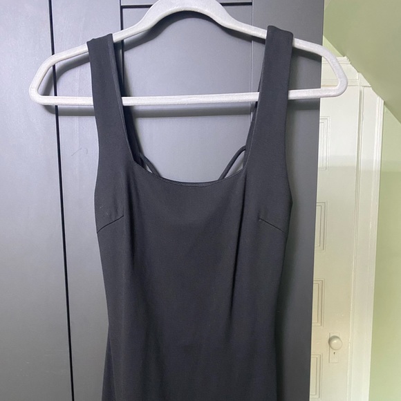 Black Open Back Windsor Dress - Picture 4 of 8